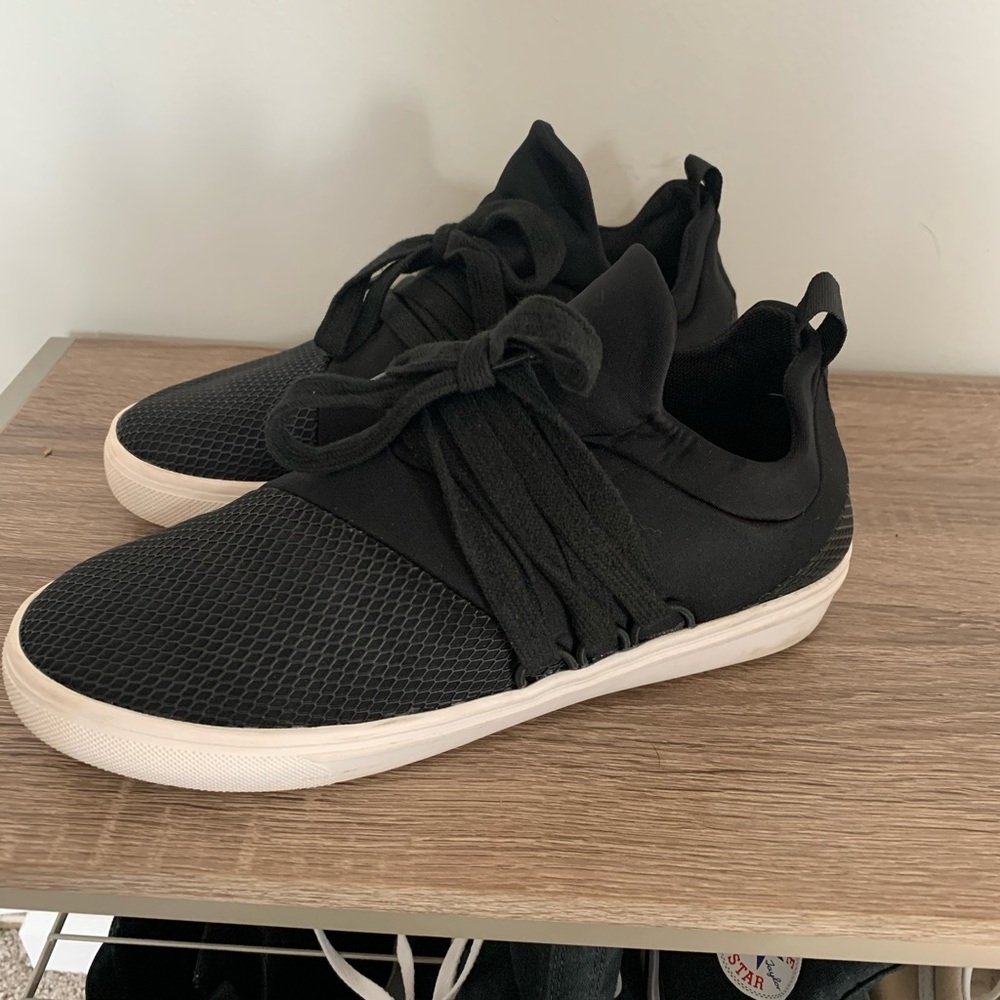 Steve Madden Lancer Sneaker